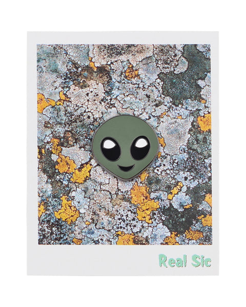 Alien Emoji – Enamel Pin For Your Life 👽